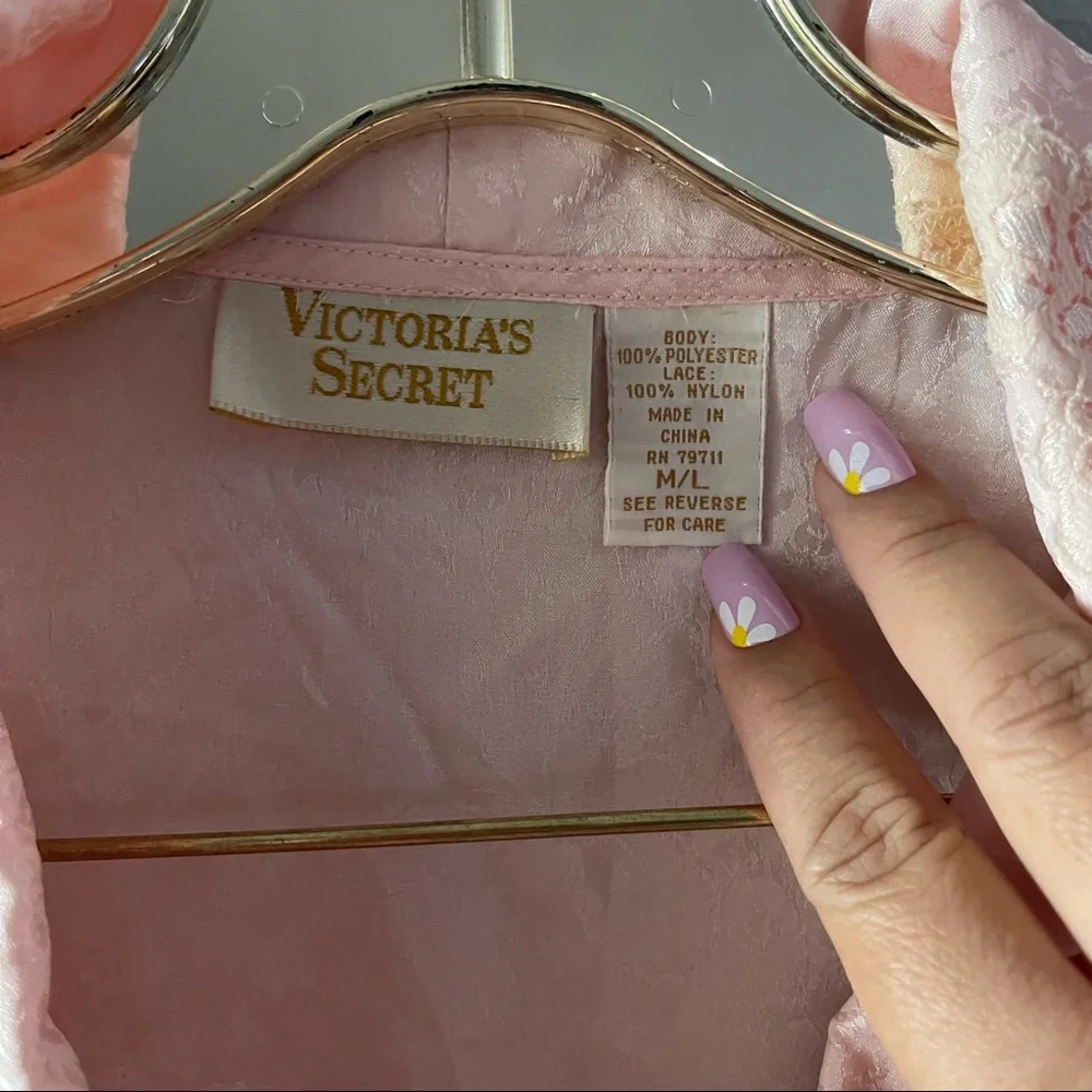 Vintage Victoria’s Secret Gold Label Robe - Picture 3 of 7